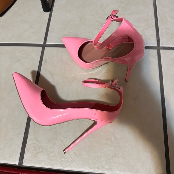 Barbie pink heels / pumps / stiletto NWT never worn 4 inch with ankle strap. - Picture 5 of 5